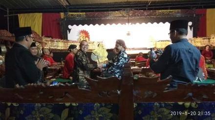 Bupati Bantul Hadiri Pagelaran Wayang Kulit Merti Dusun Panjangan 